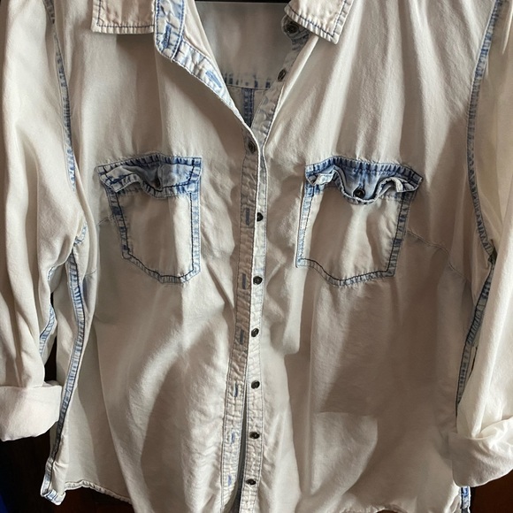 Button up Denim - Picture 1 of 3